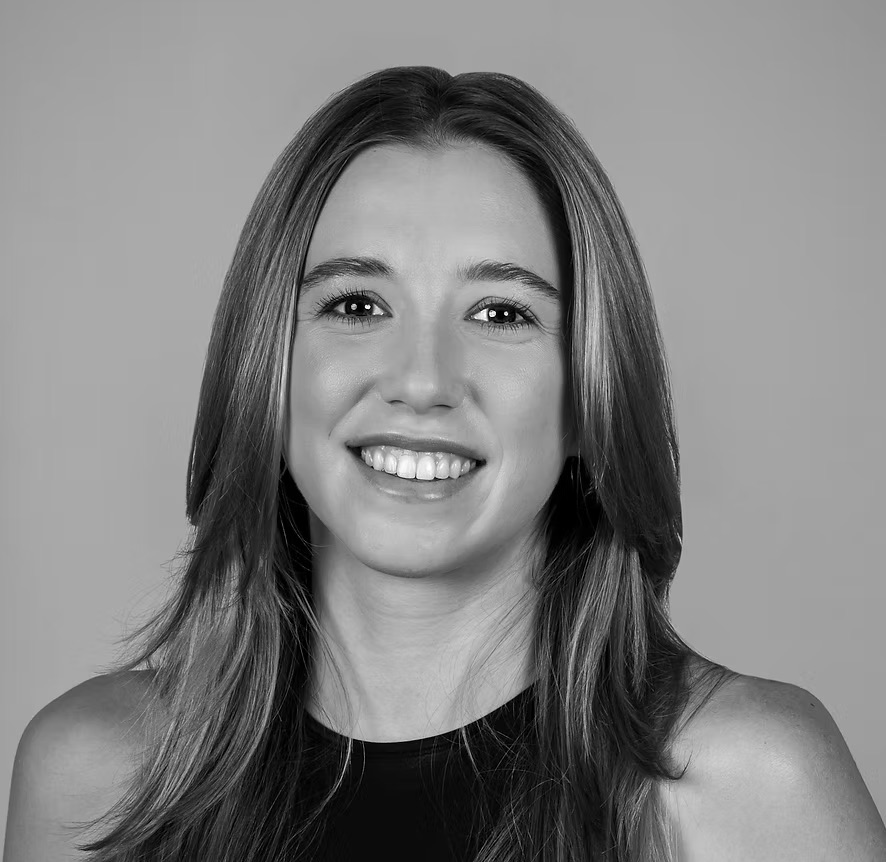 Jenna Headshot